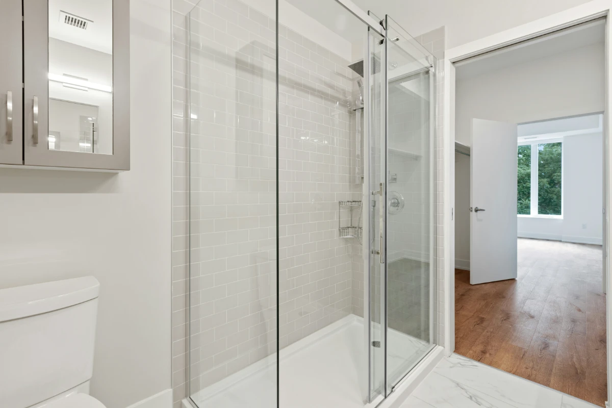 Duchas de vidrio personalizado