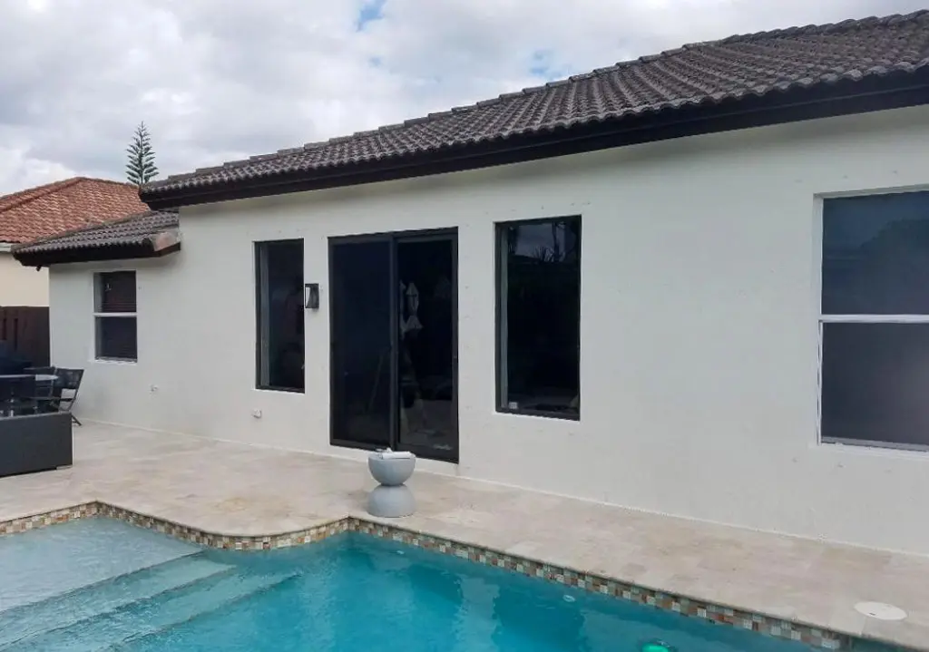Acristalamiento comercial para un negocio de Palm Beach